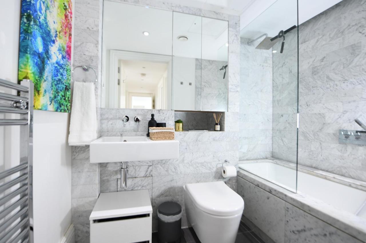 Oxford Street Luxurious 3 Bedroom