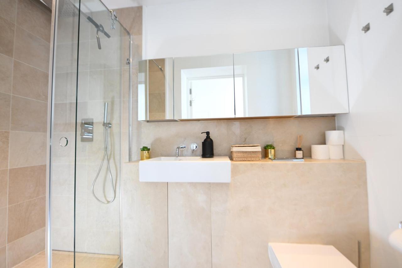 Oxford Street Luxurious 3 Bedroom Apartament Londra