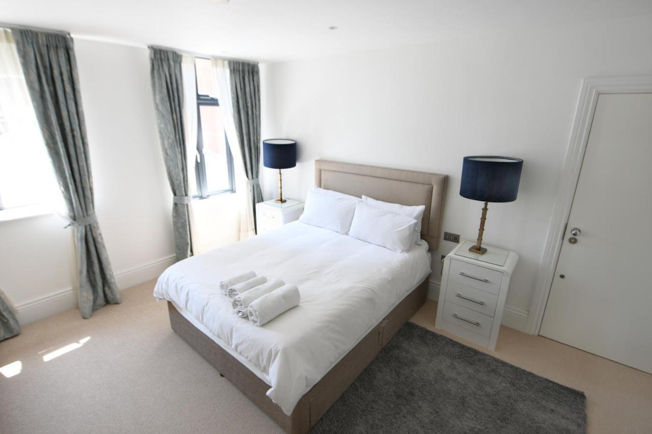 Oxford Street Luxurious 3 Bedroom *
