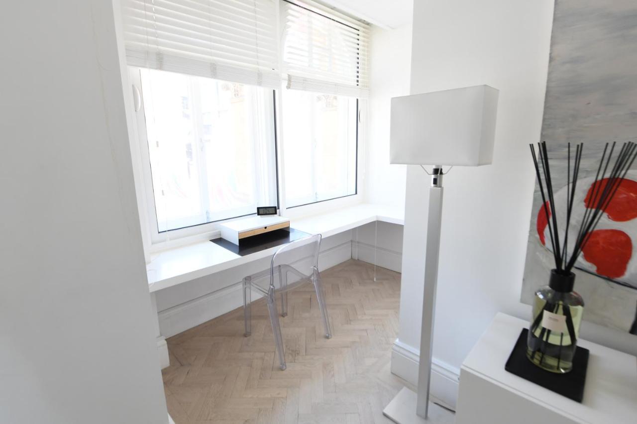 Oxford Street Luxurious 3 Bedroom Londra
