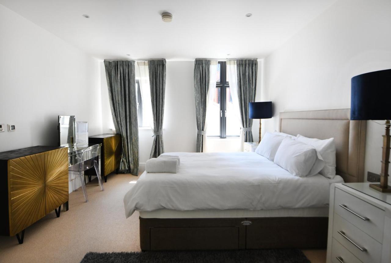 Oxford Street Luxurious 3 Bedroom